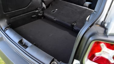 Jeep Renegade boot