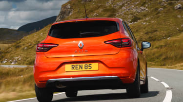 2019 Renault Clio - 3/4 rear dynamic view