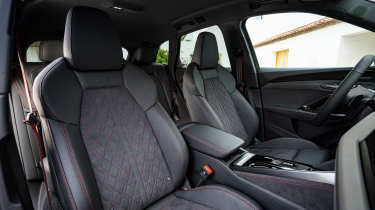 Audi SQ5 front seats