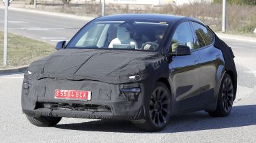 Tesla Model Y 2025 facelift spy shot front quarter