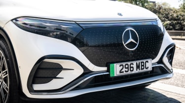 Mercedes EQS SUV grille