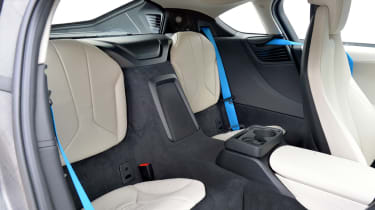 2020 BMW i8 Coupe Interior Dimensions: Seating, Cargo Space & Trunk Size -  Photos