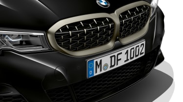 2019 BMW M340i xDrive grille