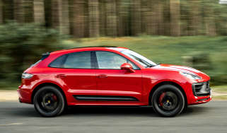 Porsche Macan SUV side panning