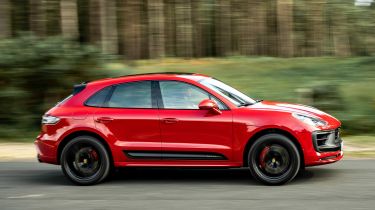 Porsche Macan SUV side panning