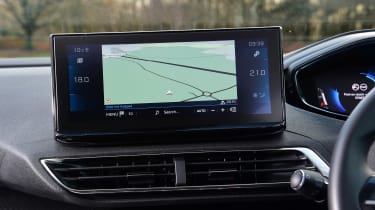 Peugeot 5008 SUV infotainment display