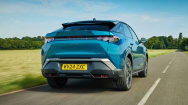 Peugeot 3008 rear driving