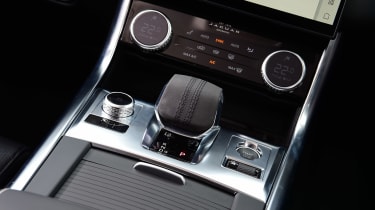 Jaguar XF Sportbrake gear lever