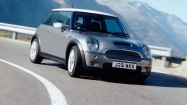 2001 Mini Cooper S - front O/S tracking