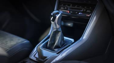 Volkswagen T-Roc gear stick