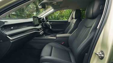 Skoda Superb Estate front seats