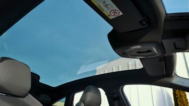 Audi S6 e-tron sunroof