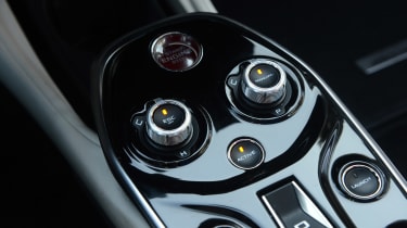 McLaren GT buttons