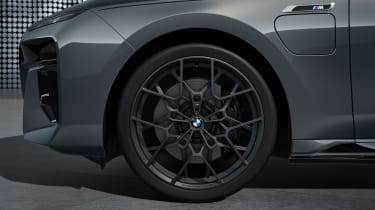 BMW 7 Series M760e wheel