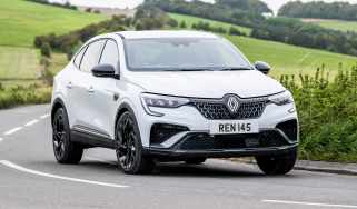 Renault Arkana facelift front cornering