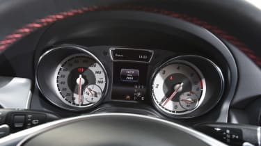 2020 Mercedes GLA (2014-2020) instrument dials