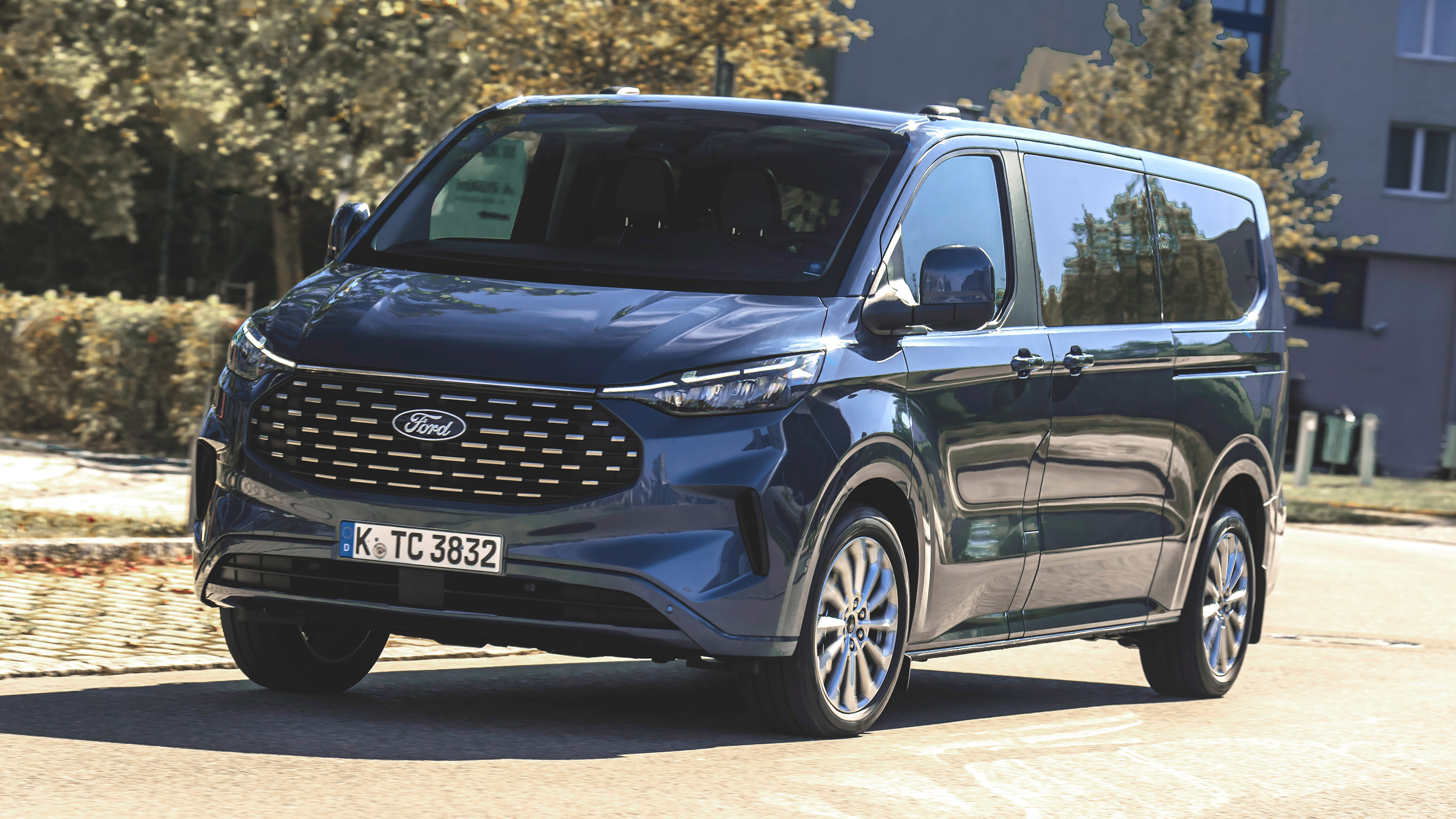 Ford Tourneo Custom review - the UK's best 9-seater? 2024