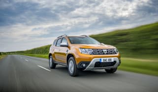 Dacia Duster 1.0-litre 100 TCe - Front 3/4 dynamic shot