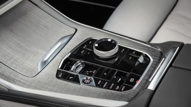 BMW X7 facelift centre console