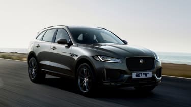 Jaguar F-Pace Chequered Flag Edition front tracking