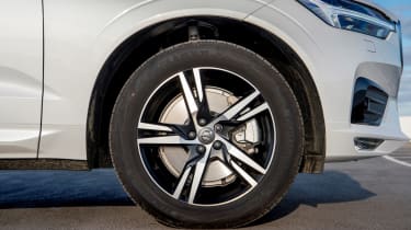 Volvo XC60 R-Design wheel