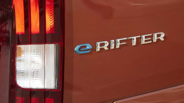 Peugeot e-Rifter badge