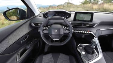 Peugeot 3008 2017 интерьер