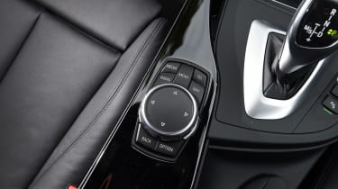 The iDrive infotainment system is controlled via this rotary dial on the centre console