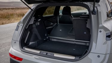 DS 7 SUV UK boot seats down