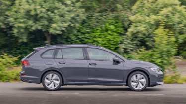 Volkswagen Golf Estate side panning