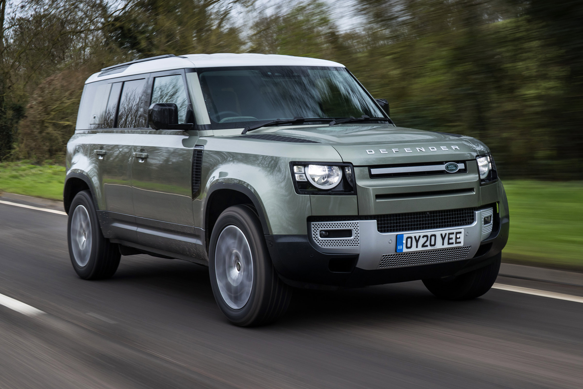 Land Rover Defender SUV - Engines, drive & performance 2024