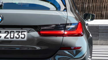 2019 BMW 3 Series Touring - rear tail lights