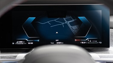 BMW 7 Series driver&#039;s display