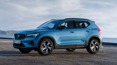 Volvo XC40 facelift front 3/4 static