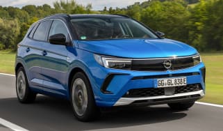 Vauxhall Grandland SUV front 3/4 tracking