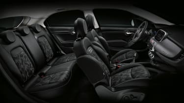 2021 Fiat 500X Cross interior