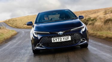 Toyota Corolla hatchback front tracking