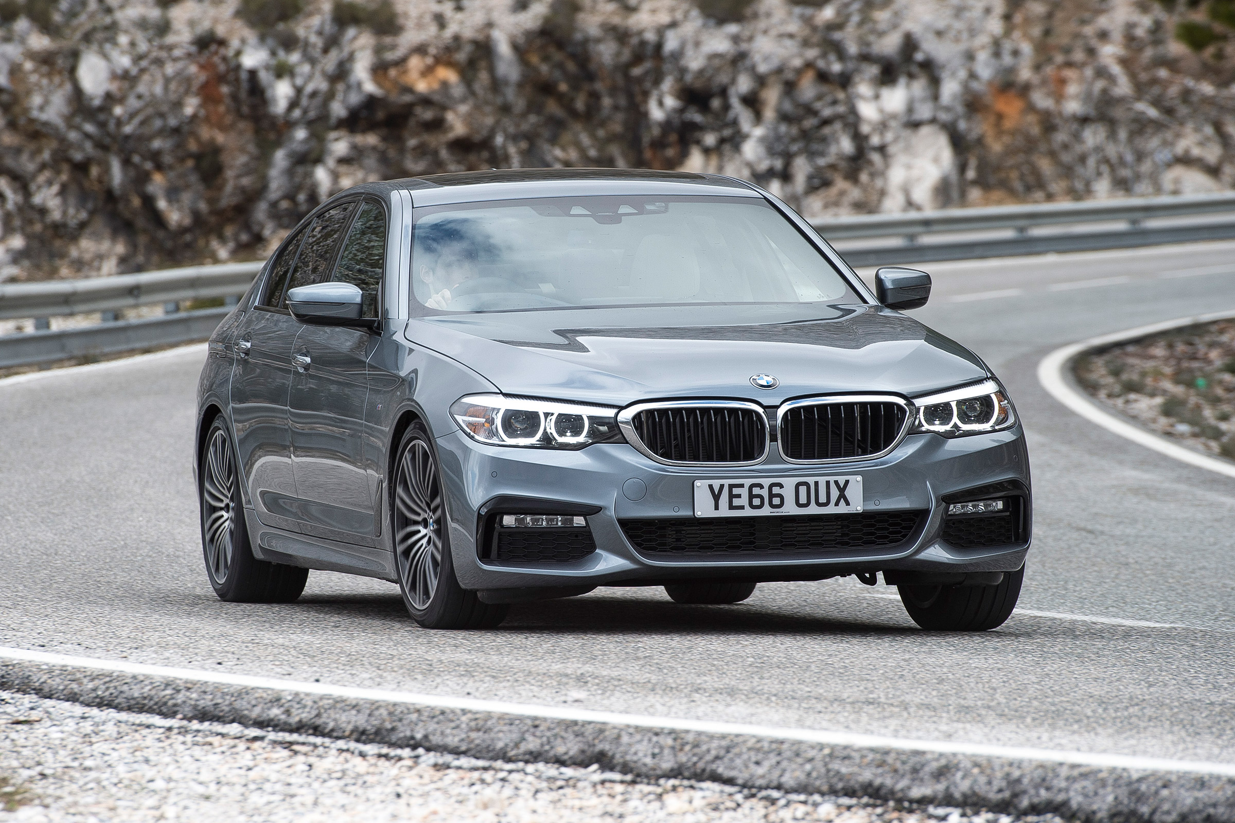 Versterken te rechtvaardigen niet verwant BMW 5 Series M Sport review | Carbuyer