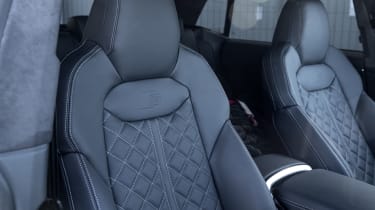 Audi SQ8 - front seats