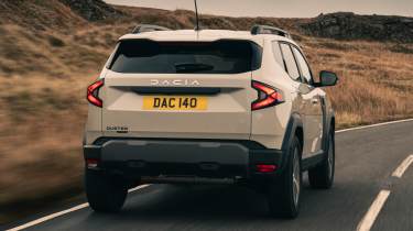 Dacia Duster UK rear tracking