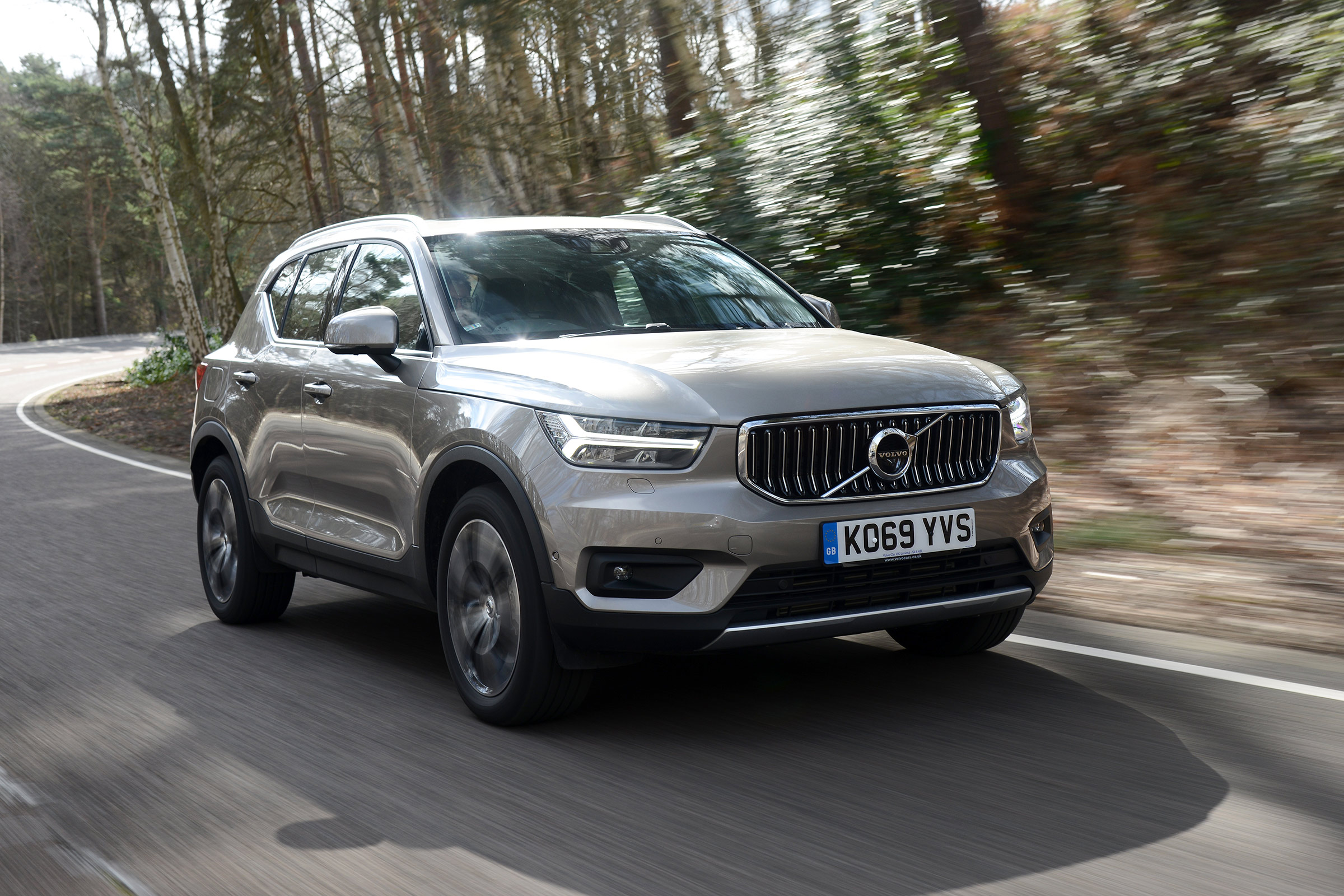 Volvo Xc40 Suv Review Carbuyer