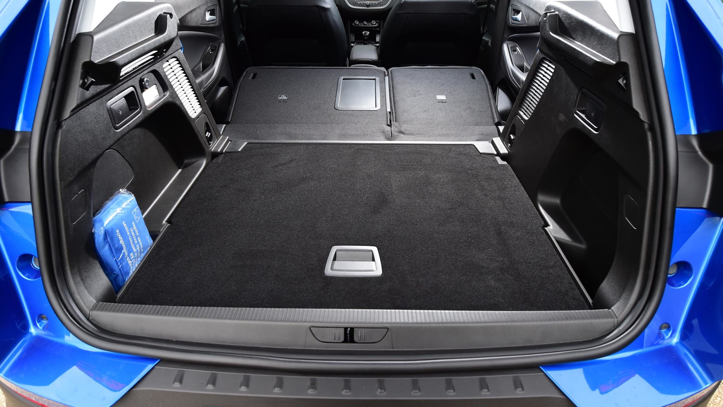 Vauxhall Grandland X review gallery Carbuyer