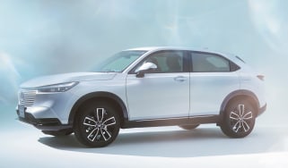 2021 Honda HR-V hybrid SUV - front 3/4