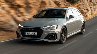 Audi RS4 Avant tracking front