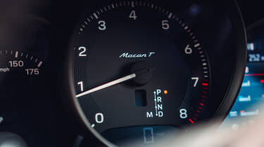 Porsche Macan SUV gauges