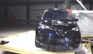 Renault ZOE side impact safety test