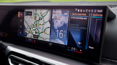 2022 BMW 3 Series Touring - touchscreen
