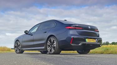 BMW i7 rear quarter static