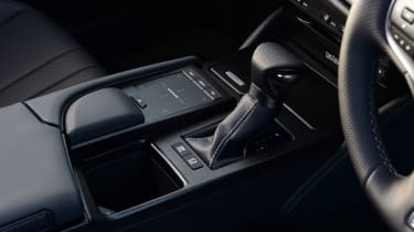 2022 Lexus ES saloom