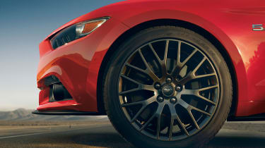 Ford Mustang coupe 2014 wheel detail